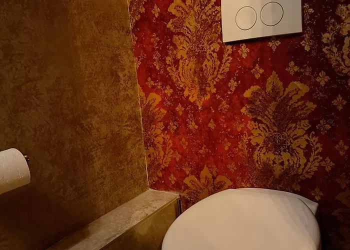 Apartment Time Out 3a *